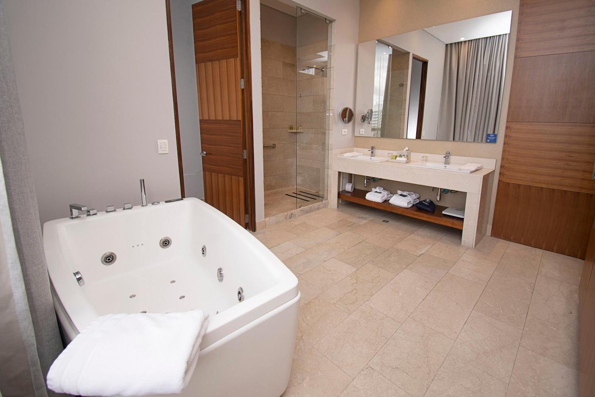 Doubletree By Hilton Bogota Parque 93 Hotel Ngoại thất bức ảnh