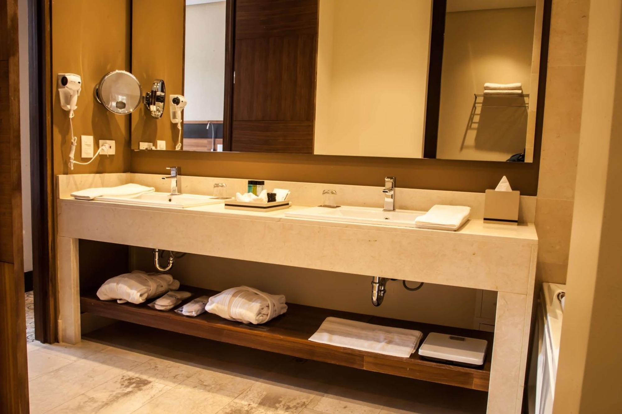 Doubletree By Hilton Bogota Parque 93 Hotel Ngoại thất bức ảnh
